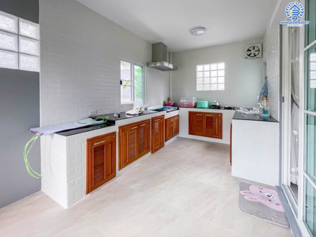 บ้านเดี่ยวมือสองนนทบุรี ม.เพอร์เฟคพาร์ค ชัยพฤกษ์ แบรนด์คุณภาพจาก "พร็อพเพอร์ตี้ เพอร์เฟค" เนื้อที่ 62.20 ตร.ว. ฟังก์ชัน 3 ห้องนอน 3 ห้องน้ำ  แถมแอร์ 3 เครื่อง บรรยากาศร่มรื่น เงียบสงบ ส่วนกลางครบ!! เชื่อมต่อถนนหลัก ชัยพฤกษ์ กาญจนาภิเษก ใกล้ MRT "สถานีคลองบางไผ่"